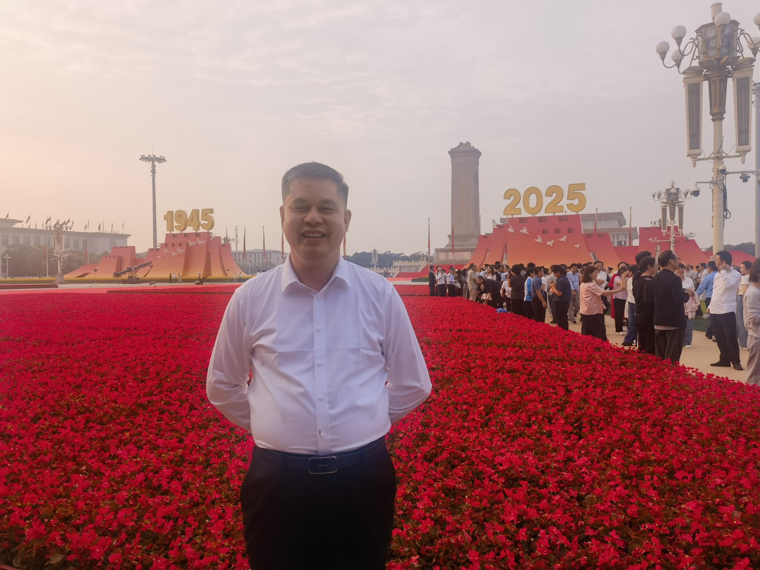 仟億達(dá)集團(tuán)｜鄭兩斌董事長(zhǎng)受邀參加九三大閱兵觀禮活動(dòng)